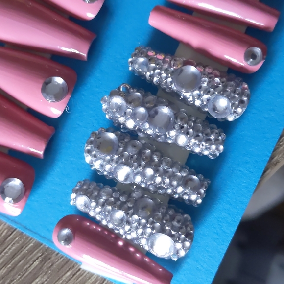 Pink Bejeweled Press On Nails - Picture 3 of 3